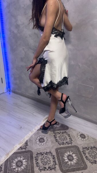 Alexandra, 19 ani, noua.